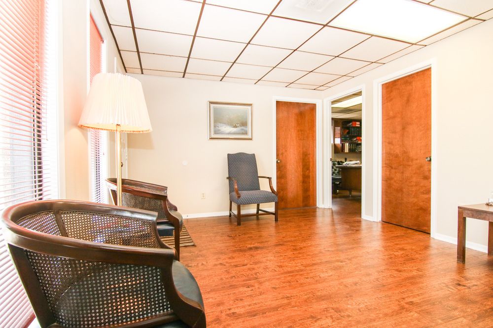 1017 W South St, Alvin, TX 77511